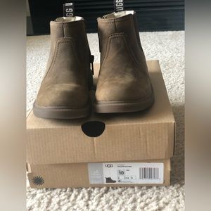 Toddler UGG T Bolden Leather boot size 10